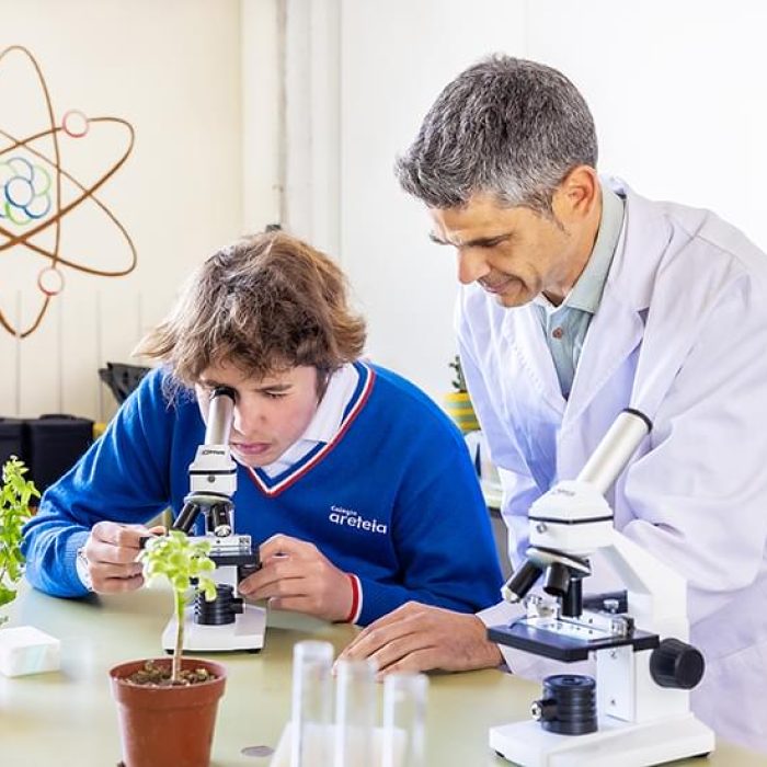 Colegio-Areteia_aulas-laboratorios_gallery2