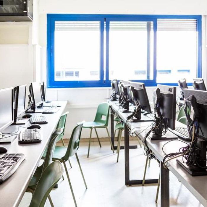 colegio-areteia-aulas-laboratorios-3